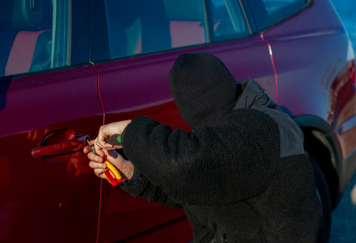 Theft prevention with GPS Tracking